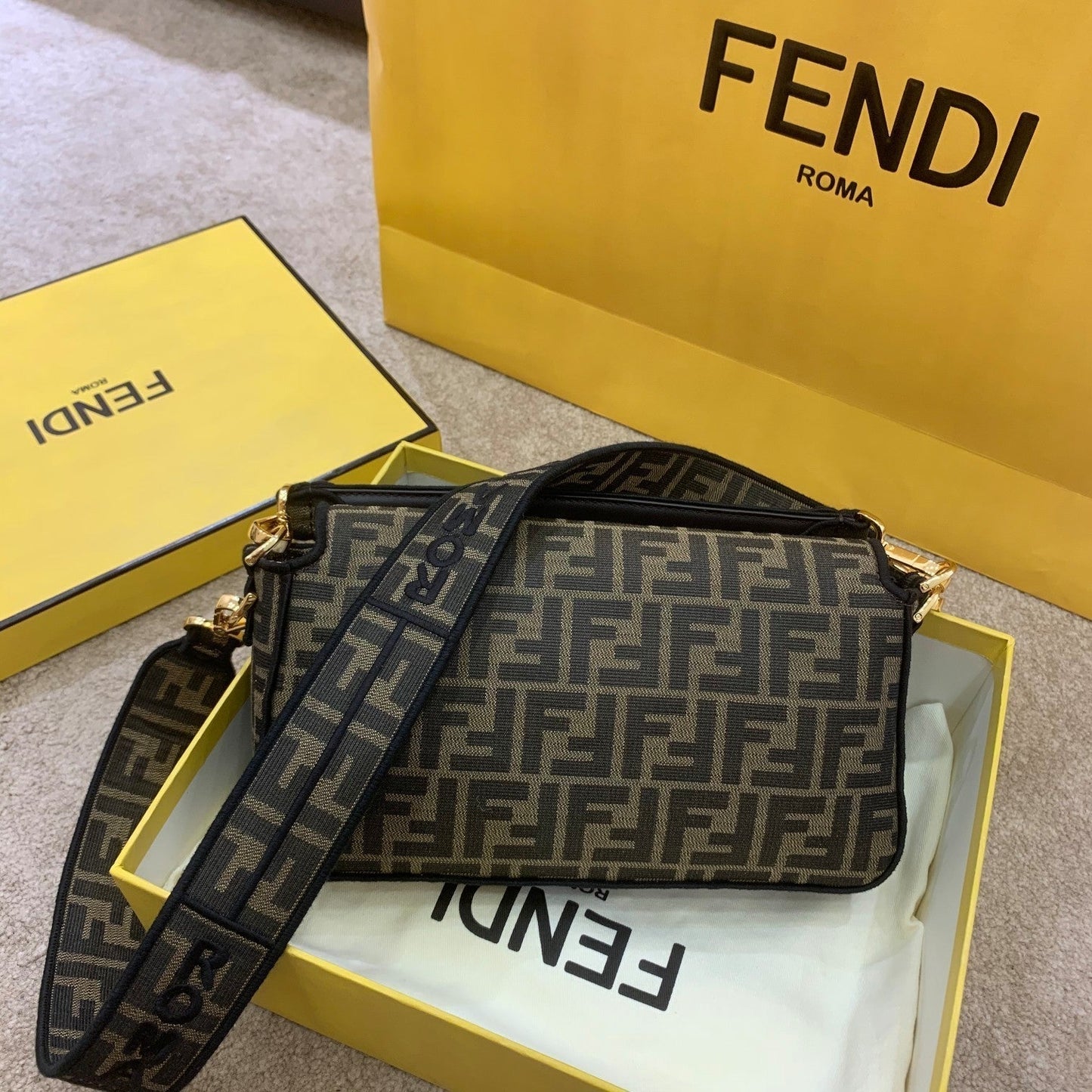 FENDI BAGUETTE